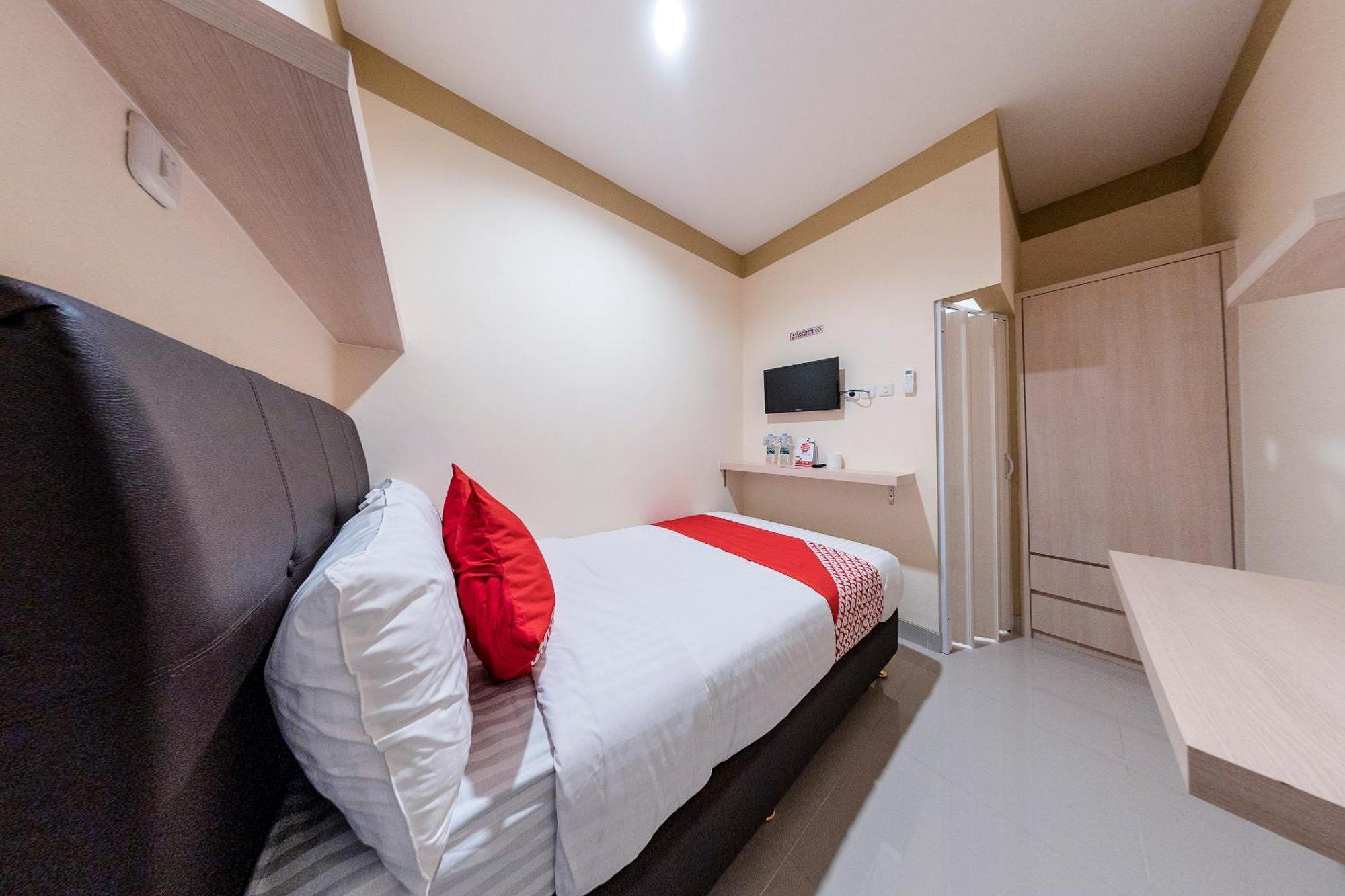 Oyo 478 Balcon Biru Hotel Jakarta Kültér fotó
