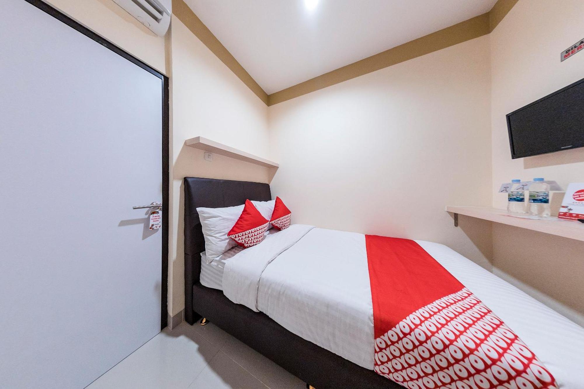 Oyo 478 Balcon Biru Hotel Jakarta Kültér fotó