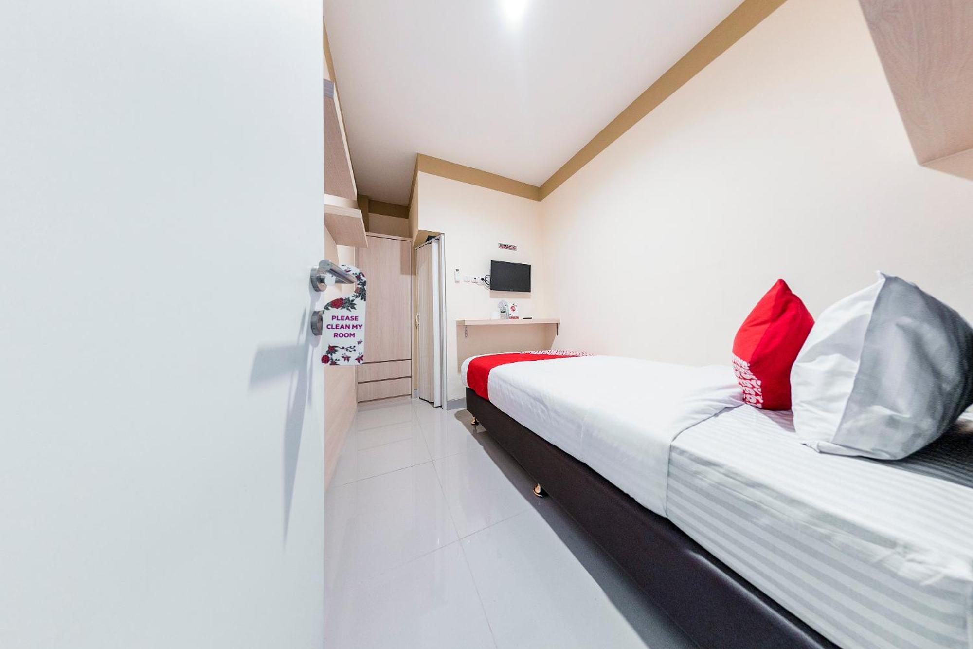 Oyo 478 Balcon Biru Hotel Jakarta Kültér fotó