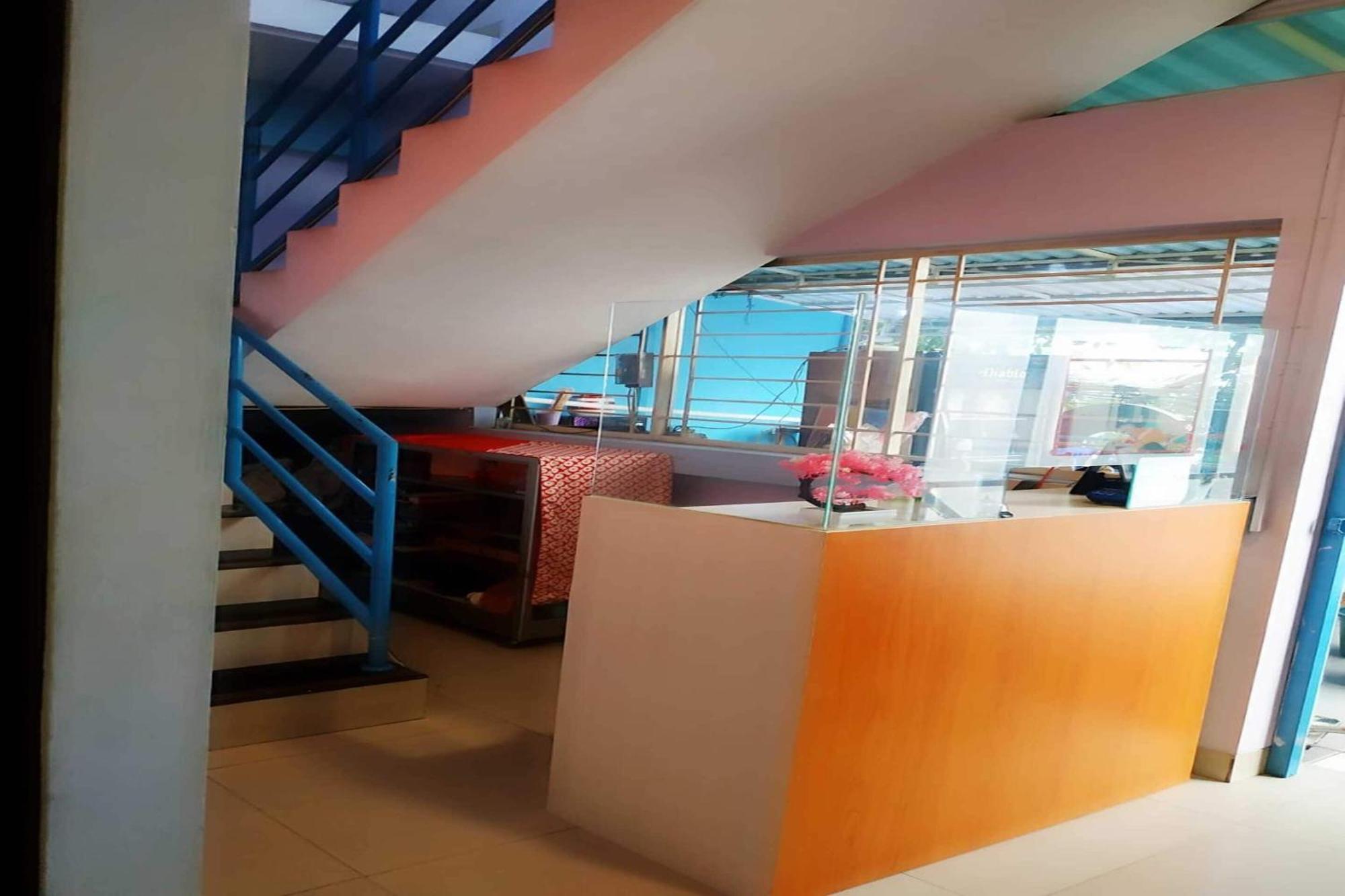 Oyo 478 Balcon Biru Hotel Jakarta Kültér fotó