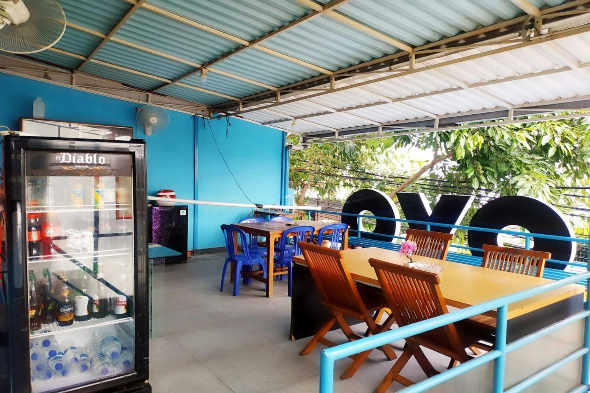 Oyo 478 Balcon Biru Hotel Jakarta Kültér fotó